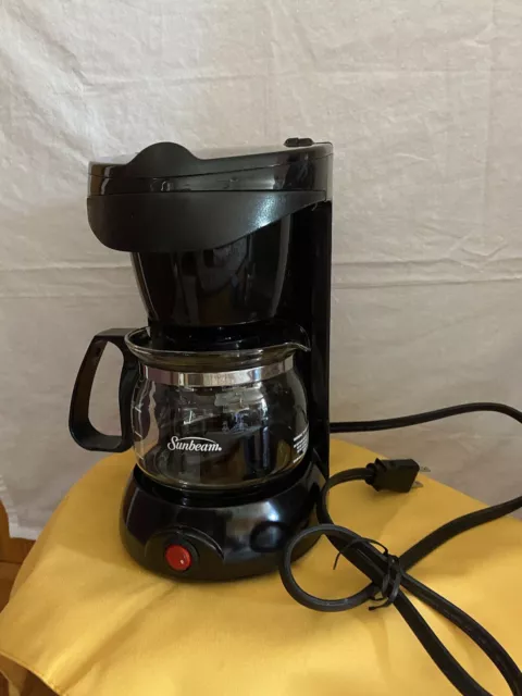https://www.picclickimg.com/SawAAOSwZTNkV947/sunbeam-4-cup-coffee-maker-Model-3225-000-120-60Hz.webp