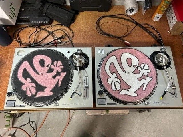 Technics SL-1200MK2 / Technics SL-1200 M3D / Allen & Heath Xone23c Mixer / HS5 Technics SL-1200MK2 / Technics SL-1200 M3D / Allen & Heath Xone23c Mixer / HS5