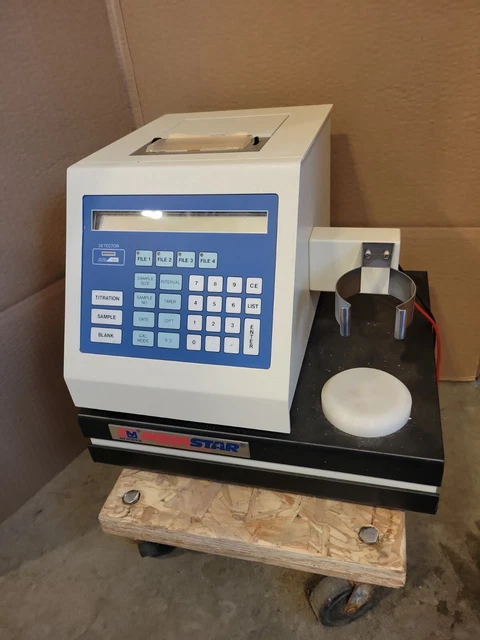 EM Science AQUASTAR C2000 Titrator,  Powers On