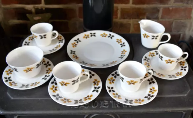 Gainsborough Vintage Bone China 11 Piece Tea Coffee Set Cups Saucers Plates D 07