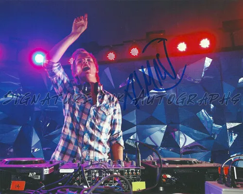 DJ AVICII TIM BERGLING SIGNED 8X10 PHOTO LEVELS FADE INTO DARKNESS reprint