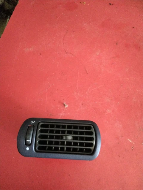 Grille D'aération Avant Gauche Pour Fiat Punto Phase 1 (1998) - Occasion En état Correct