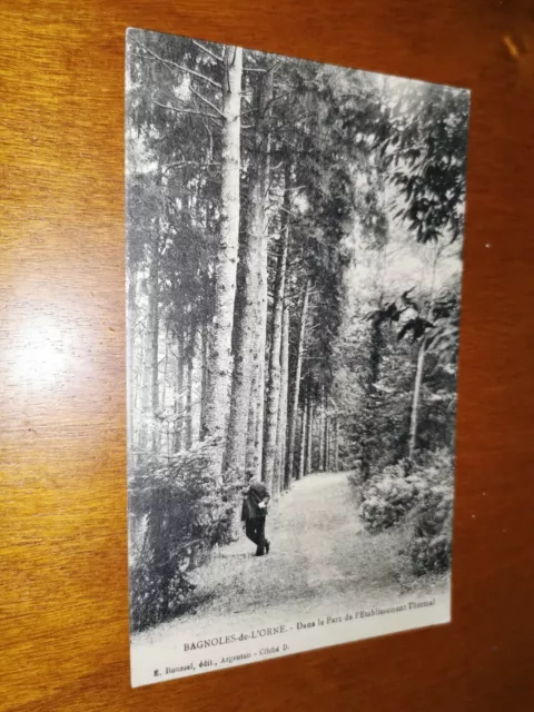 CPA - 61 - BAGNOLES DE L'ORNE - Dans le Parc de l'Etablissement Thermal