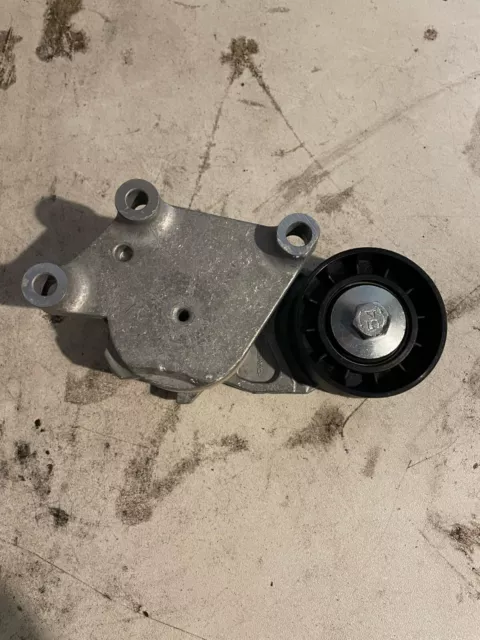 Galet Tendeur De Courroie D'accessoire Pour Peugeot / Citroen 1.6 Hdi,1.4 Hdi