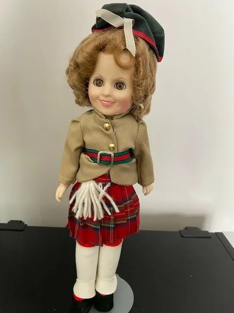VINTAGE 1983 SHIRLEY TEMPLE Vinyl Doll -  WEE WILLIE WINKIE - with stand