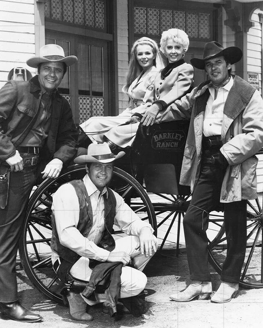 BARBARA STANWYCK LEE MAJORS LINDA EVANS 10" x 8" Photo THE BIG