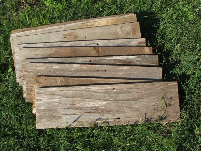 Reclaimed Old Fence Wood Boards - 10 Fence Boards 20" 2