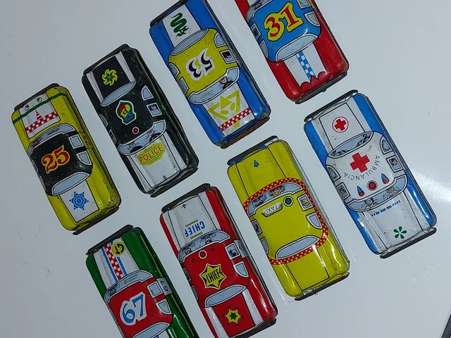 Jouets METAL 1975  ANCIEN Lot de 8 voitures de course JEU Modèles réduits. 