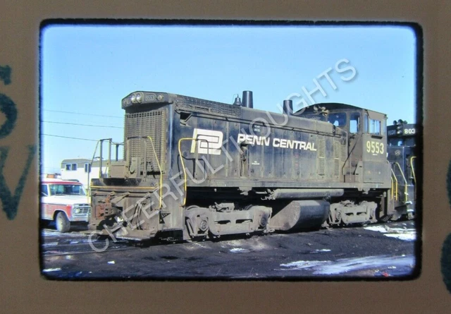 Original '75 Kodachrome Slide PC Penn Central 9553 SW1500 Buffalo, NY     38V12