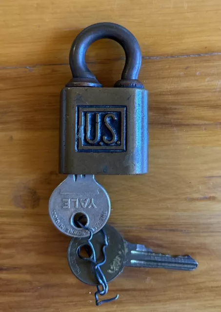 Vintage WWII Brass YALE Padlock Lock With  Keys Marked US