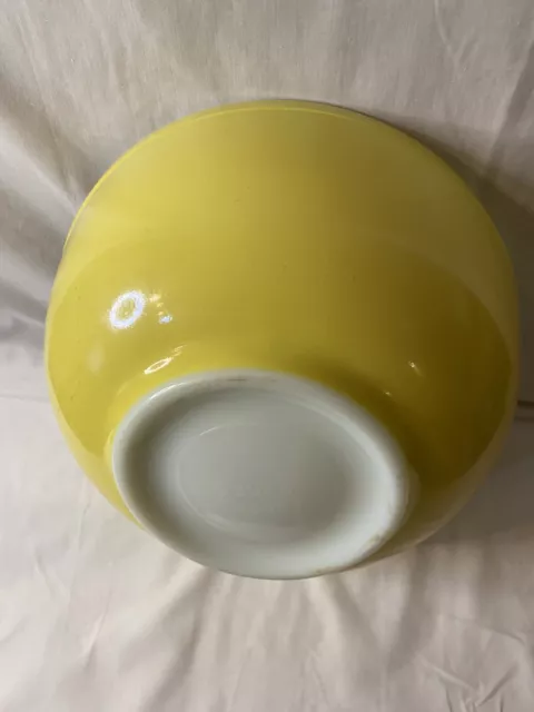 pyrex vintage mixing bowls large