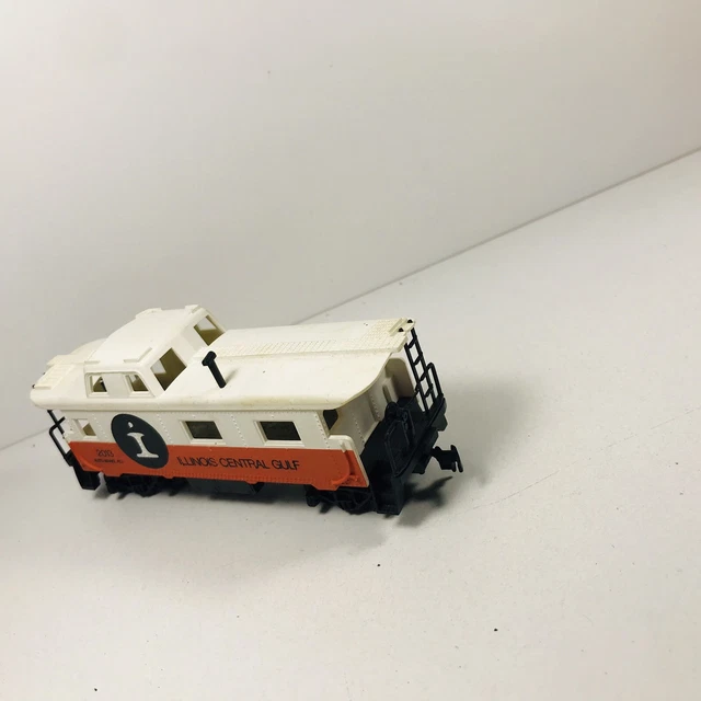Tyco HO Illinois Central Gulf Caboose ICG # 2013 Model Freight Train Railcar 4