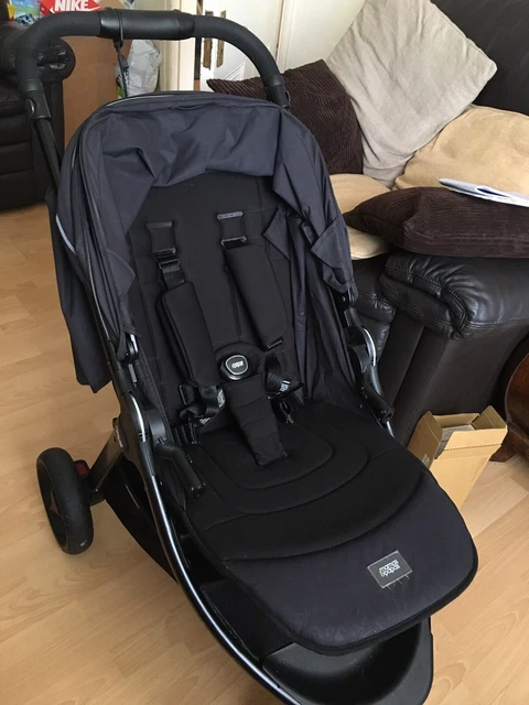 Armadillo sport shop 3 wheel pushchair
