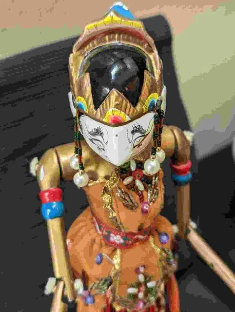 Vintage Wayang Doll Puppet Indonesian 16" high x 4" wide