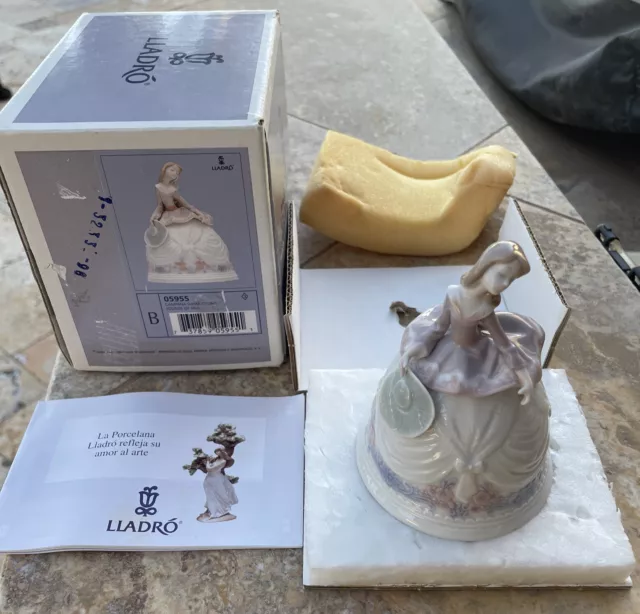 Vintage LLADRO Porcelain Sounds of Fall Bell, circa 1992 4” tall Open Box