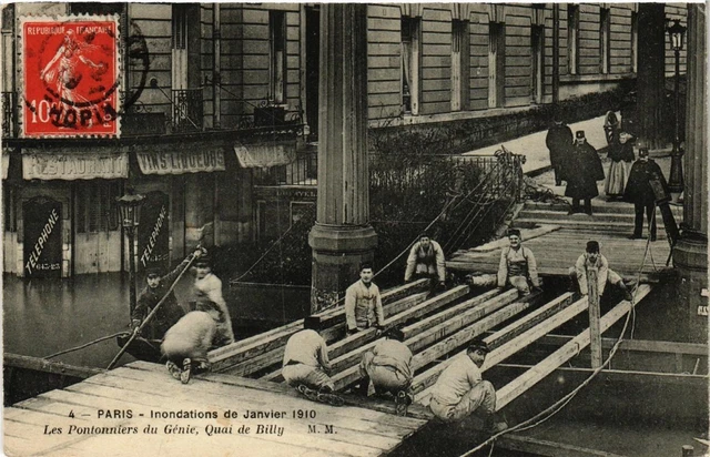 CPA PARIS Floodations 4 Les Pontonniers du Genie Quai de Billy (561630)