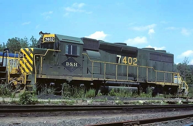 DELAWARE & HUDSON 7402 @ mechanicville,ny_june 27,76_   _ORIGINAL TRAIN SLIDE