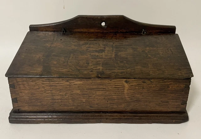 Caja cónica antigua de velas de roble georgiano de buena calidad con tapa con bisagras