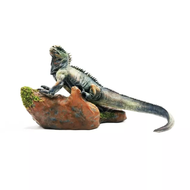 Marine Iguana 1:16 Scale Artisan Diorama Dollhouse Miniature Models