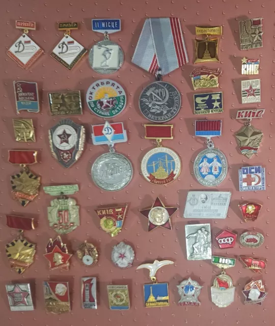 Lote de 42 medallas y pines de la Rusia soviética (URSS) 100% originales