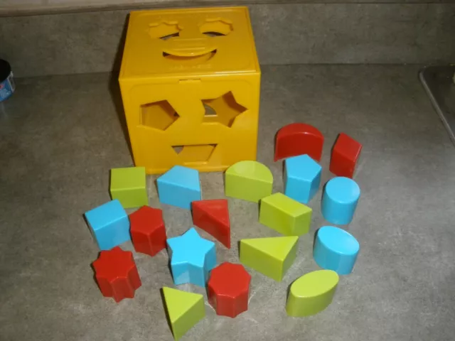1986 PLAYSKOOL FORM Fitter Shape Sorter Complete EUC Vintage T7