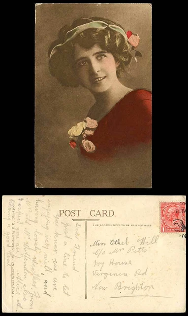 Glamouröse Dame Glamouröse Frau mit Lächeln, Blumen alte handgetönte Farbe Postkarte
