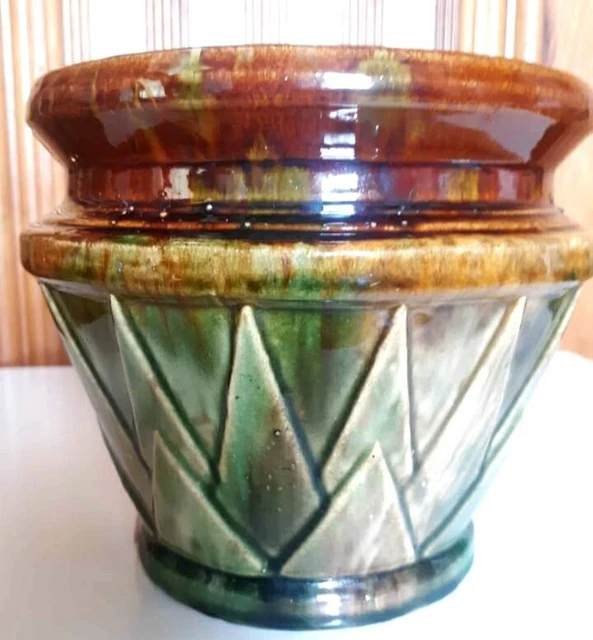 McCoy Blended Brown/Green Majolica 1920s Art Pottery "V" Design Jardiniere