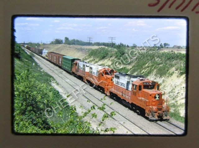 Duplicate  '74 Kodachrome Slide IC Illinois Central 9016 SW1 action     38A28