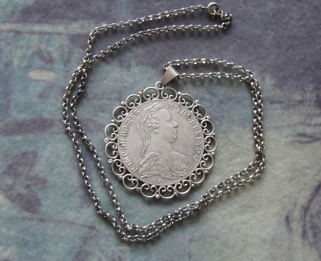 MÜNZ - ANHÄNGER. Maria Theresia Taler mit Kette. Silber EUR 43,00 ...