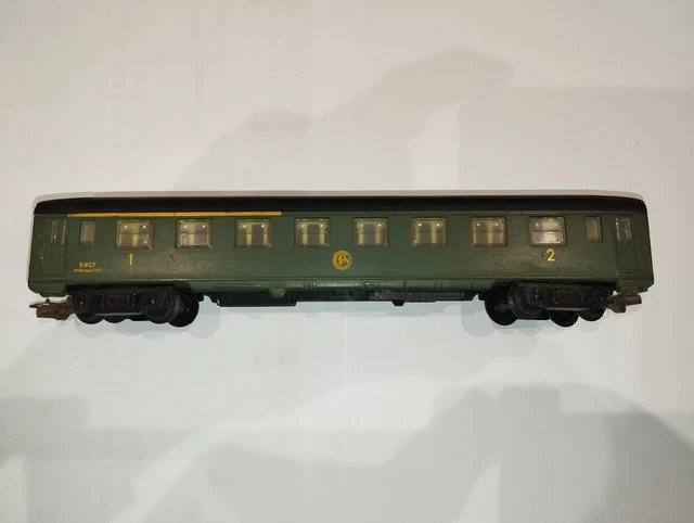 La voiture voyageurs Forestier mixte de la SNCF en miniature par Jouef