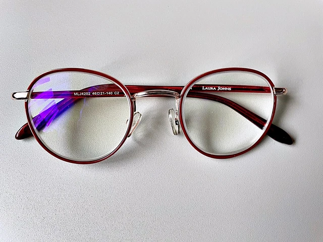 EN TR S BON tat belle paire de lunette de vue marque Laura Johns