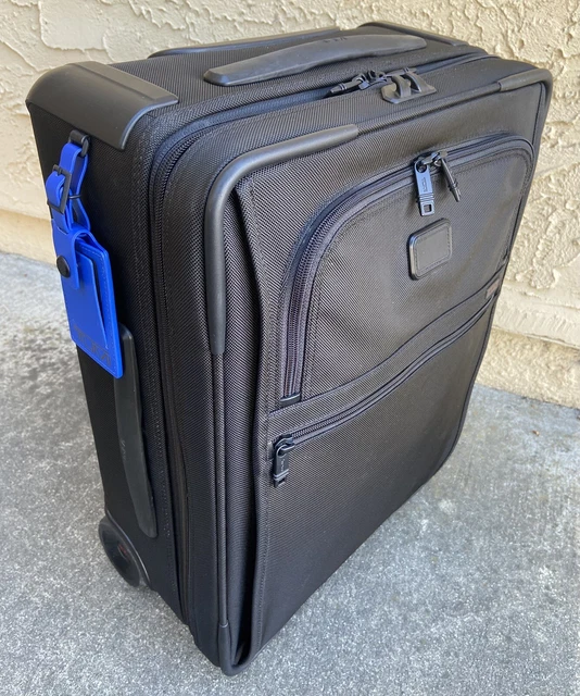 Tumi Alpha 2 International Expandable 22" Carry On 2 Wheeled #220211D2U NEW WOW!