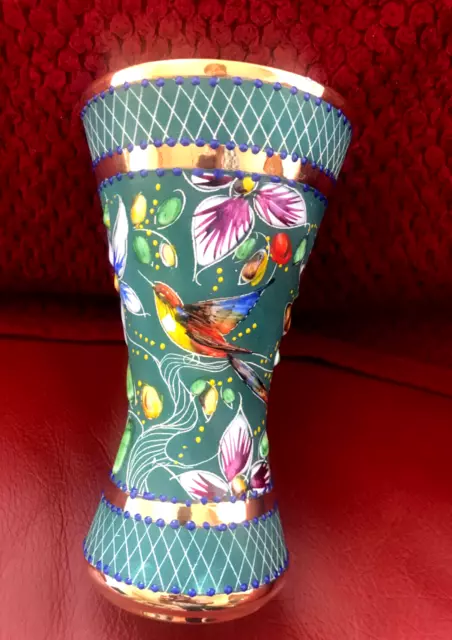 Joli vase décoratif H.Bequet Quaregnon à décor de fleurs et oiseaux en relief