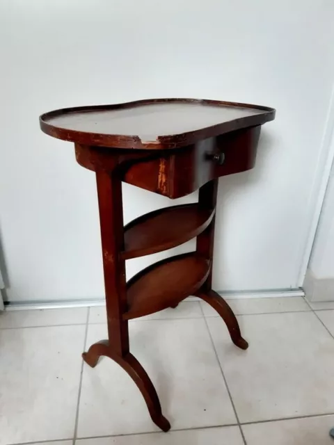 Petite console ancienne avec tiroir de forme très atypique