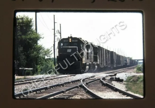 Original '76 Ektachrome Slide PC Penn Central 8039 GP38-2 action Hodly  29H50