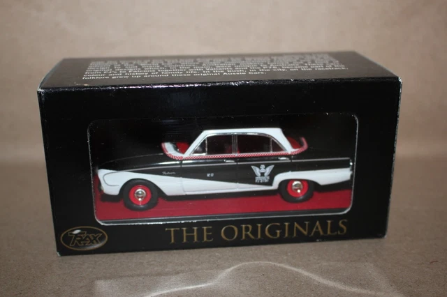 FORD FALCON XK TAXI BLACK AND WHITE 1960 TRAX TR26H 1:43