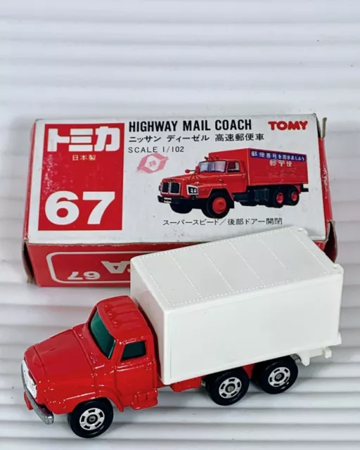 Tomy Tomica No 67 HIGHWAY MAIL COACH  Opening Rear Doors 1:102