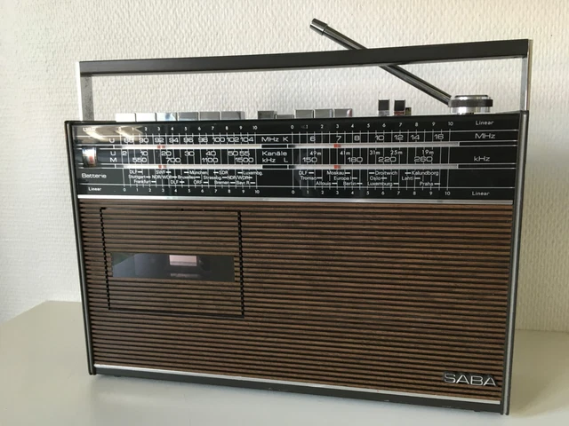 Radio Cassette SABA RCR 354 + 1 cassette offerte/ GOOD CONDITION / FULLY WORKING