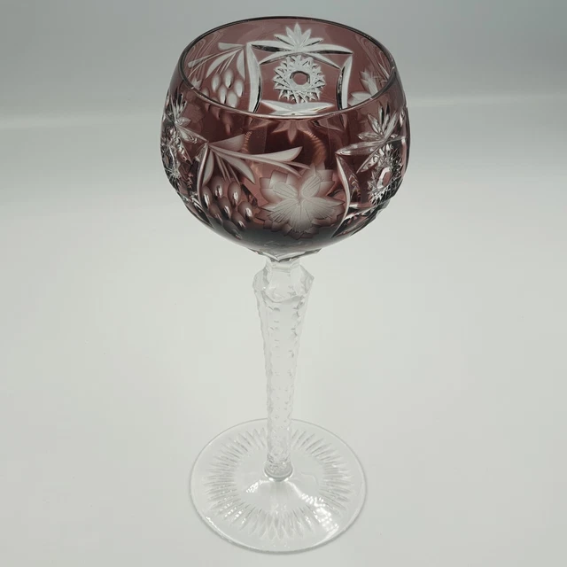 SAINT LOUIS 9 anciens verres en cristal de couleur modèle Riesling