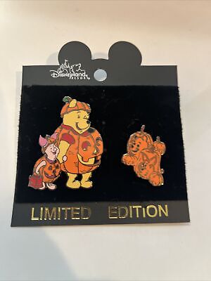 Disney Disneyland resort Halloween 2001 pumpkin Pooh Piglet pin