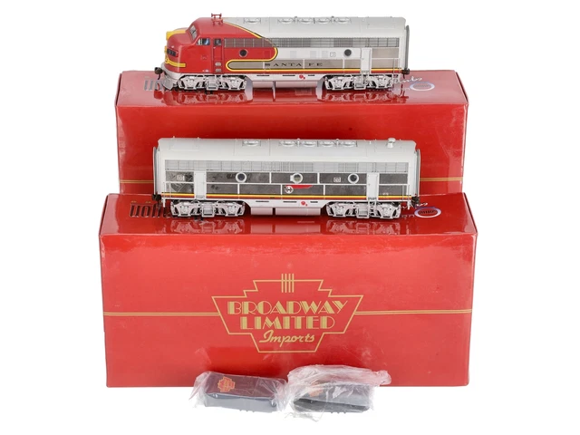 Broadway Limited 401A HO ATSF EMD F7 Powered AB Diesel Locomotive Set EX/Box