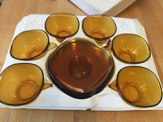 service à café en verre trempé ambré marque vereco France vintage.