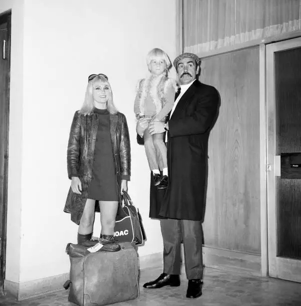 Actor Sean Connery with his wife Diane Cilento and son Jason a- 1968 Old Photo