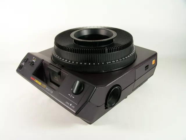 Kodak Carousel 4200 Slide Projector w/Lens, Remote, 140-Slide Tray, & Manual
