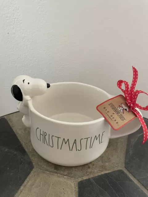 https://www.picclickimg.com/SfMAAOSw33JlRdmJ/Rae-Dunn-Christmas-Peanuts-Snoopy-Bowl-With-Handle.webp