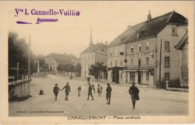 CPA CHARQUEMONT Place Centrale (1114907)