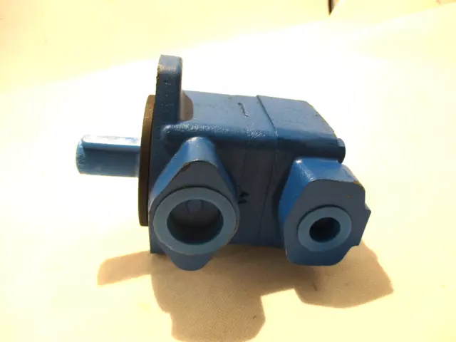 New Benchmark V10-1P2P-1C-20 Hydraulic Pump