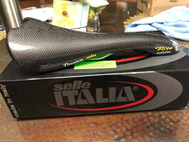 Selle De Vélo De Route Selle Italia Vintage NOS - Neuve Ancien Stock - Couleur Rouge