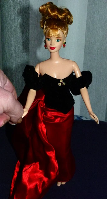 Vintage Barbie Avon Winter Splendor 1998 Exclusive Limited Edition Doll
