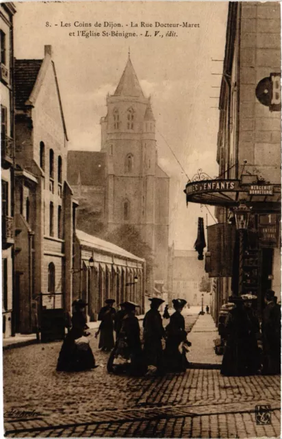 CPA Dijon La Rue Docteur-Maret et l'Eglise St-Benigne FRANCE (1375197)